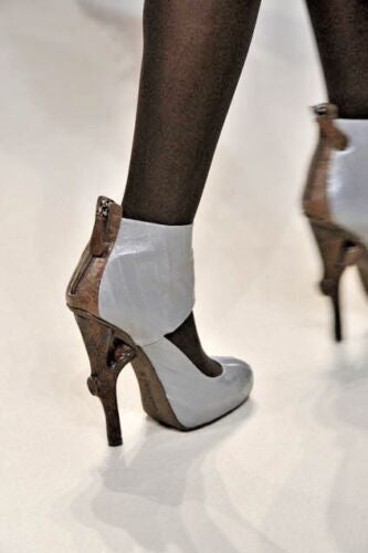 EMMANUEL UNGARO 2008 BRANCH RUNWAY HEELS