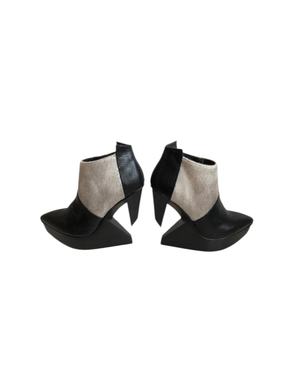 UNITED NUDE STRUCTURAL WEDGES