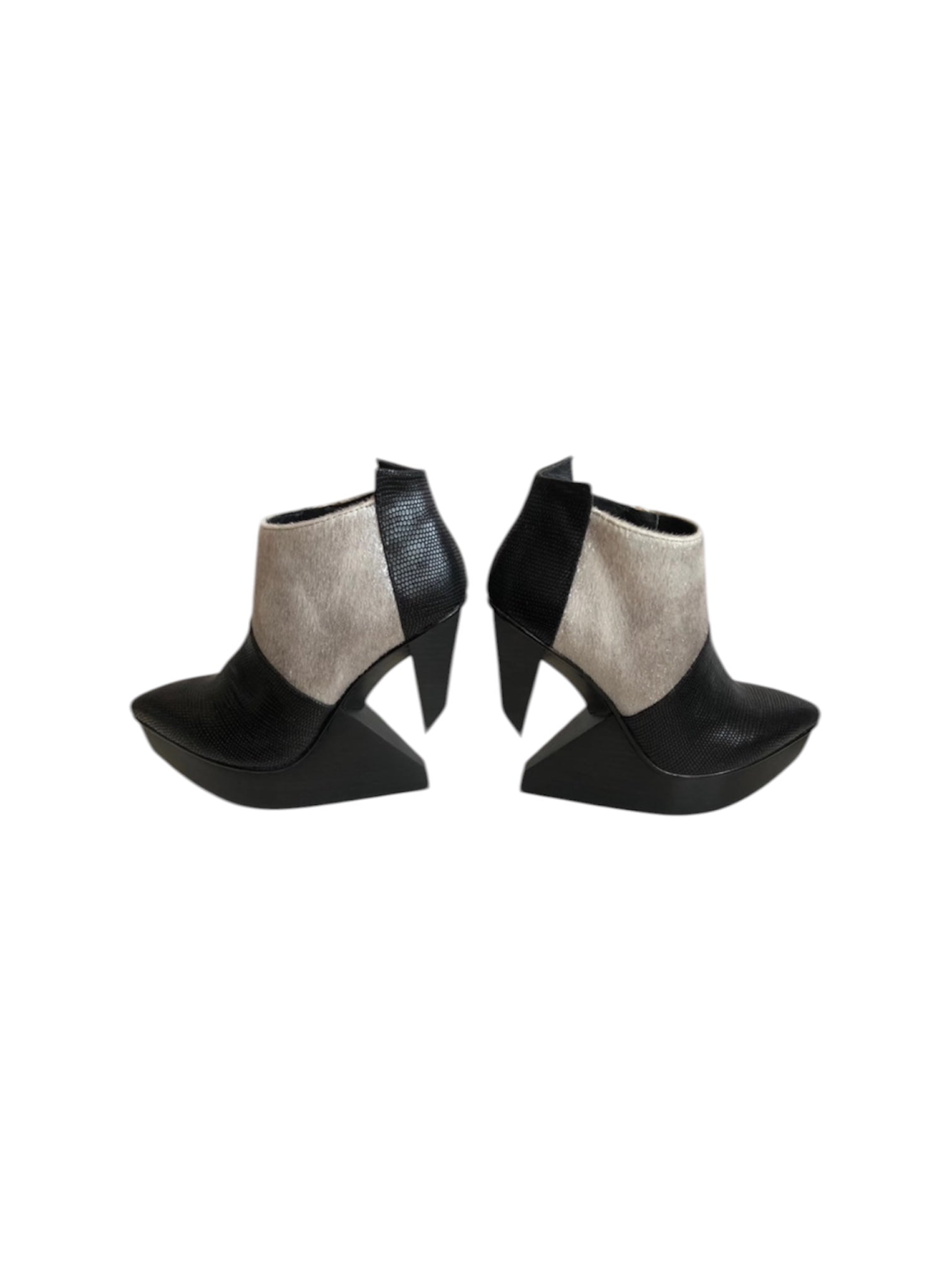 UNITED NUDE STRUCTURAL WEDGES